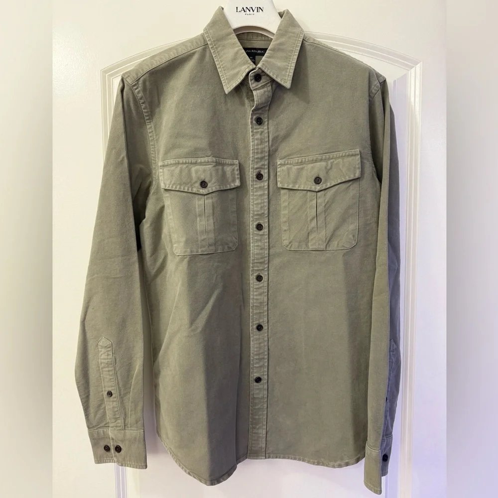 Banana Republic Sage Green Casual Button-Down Shirt
